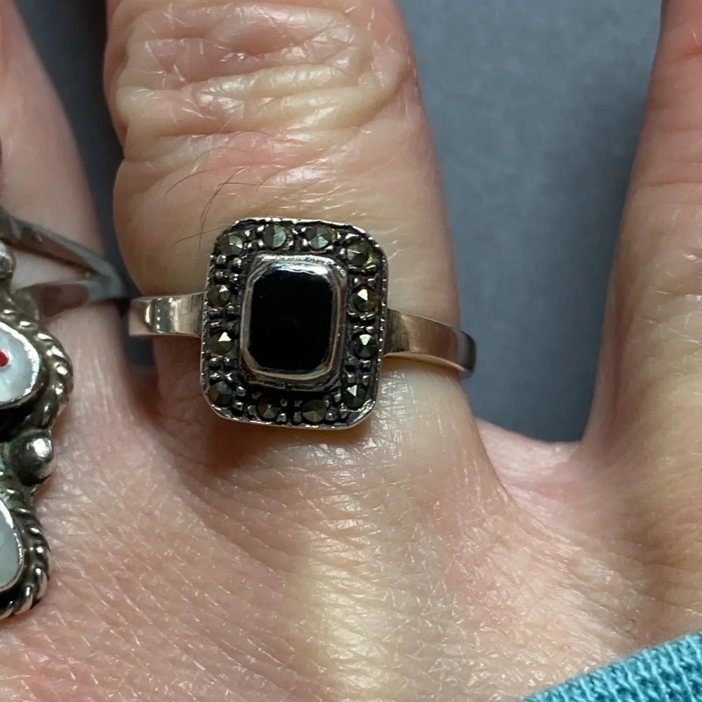 Vintage sterling silver marcasite black onyx Square Ring size 7.5